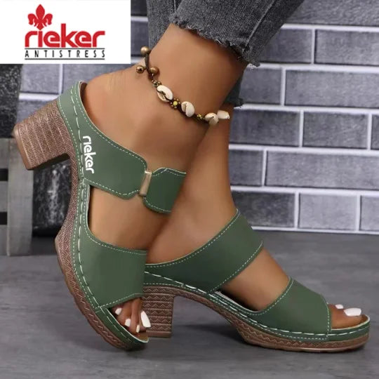 Nové dámské sandály na klínu RIEKER
